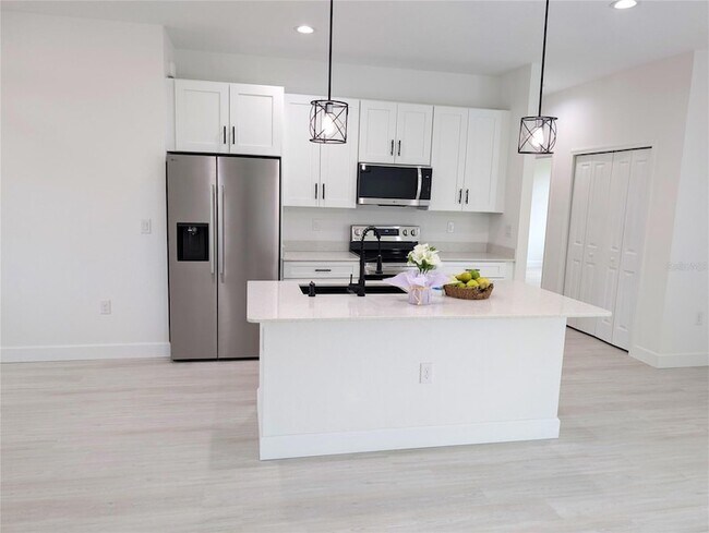 Building Photo - 7097 Bougainvillea St