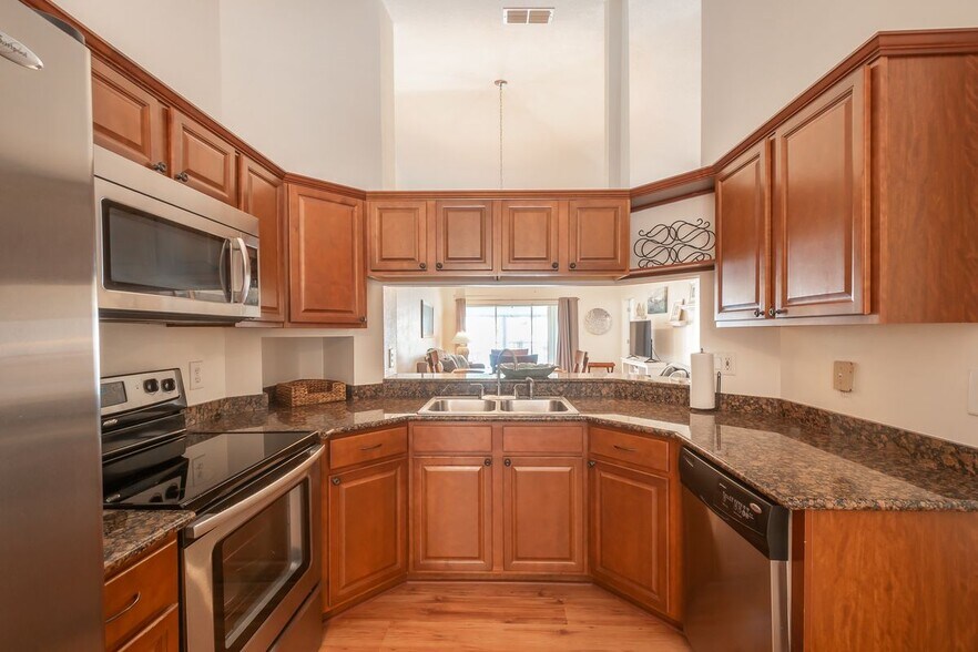 Building Photo - 1300 Misty Pines Cir