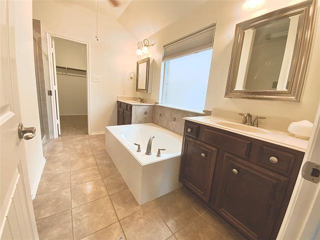 Building Photo - 829 Golden Bear Ln