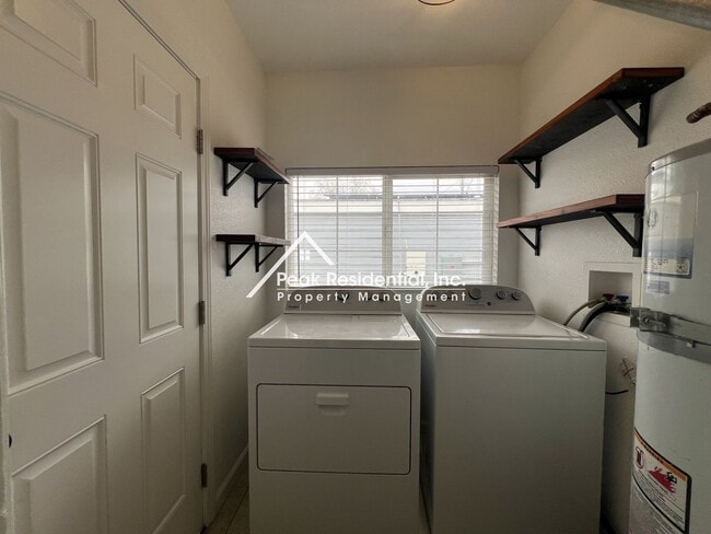 Building Photo - Charming Tahoe Park 2bd/1ba House