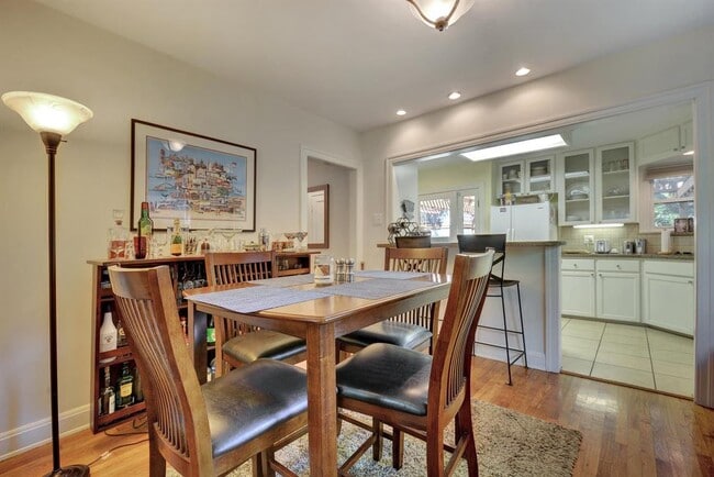 Building Photo - 4108 Sinclair Ave