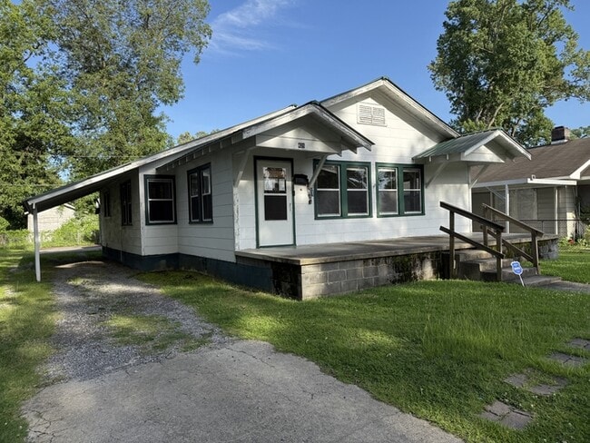 Primary Photo - 421 N 34th St