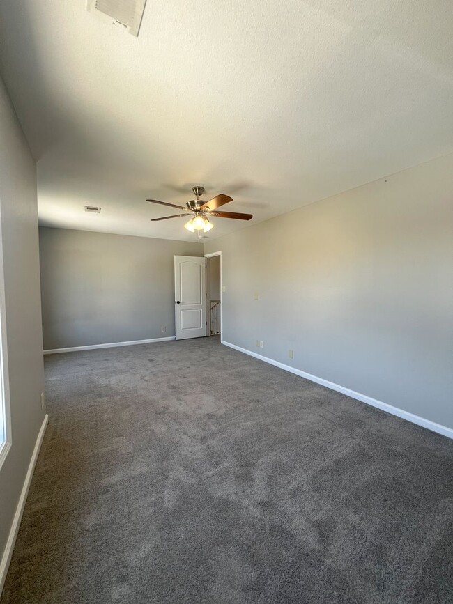 Building Photo - Beautiful 3-Bedroom Home with Bonus Room, ...