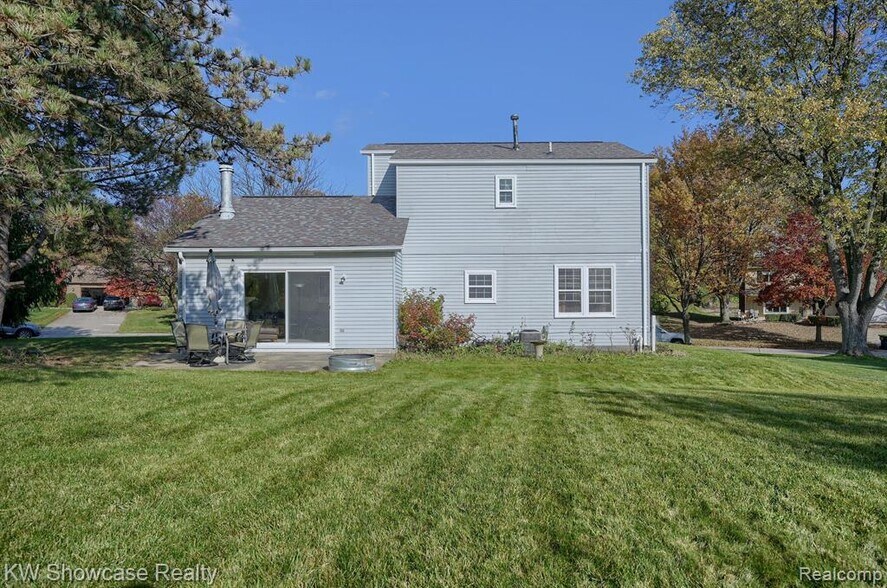 Building Photo - 24509 Simmons Dr