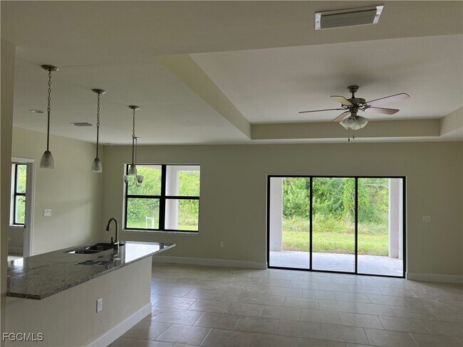 Building Photo - 1302 Sunniland Blvd