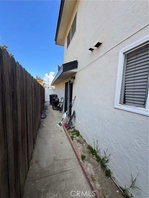 Building Photo - 410 E Plymouth St