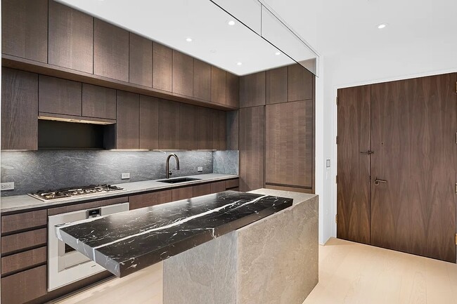 Building Photo - 130 William St