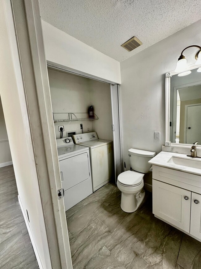 Building Photo - 5704 Channel Dr