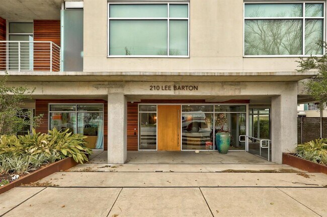 Building Photo - 210 Lee Barton Dr