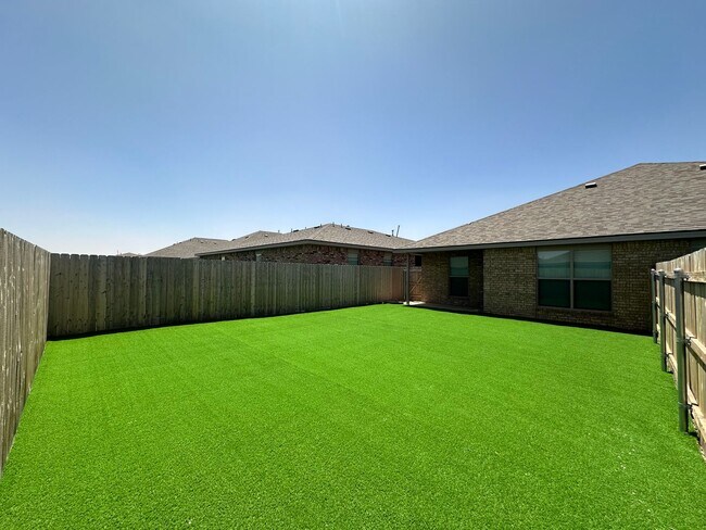 Building Photo - Stylish and Modern 3-Bedroom Duplex for Re...