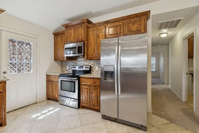 Building Photo - 233 Firefly Dr