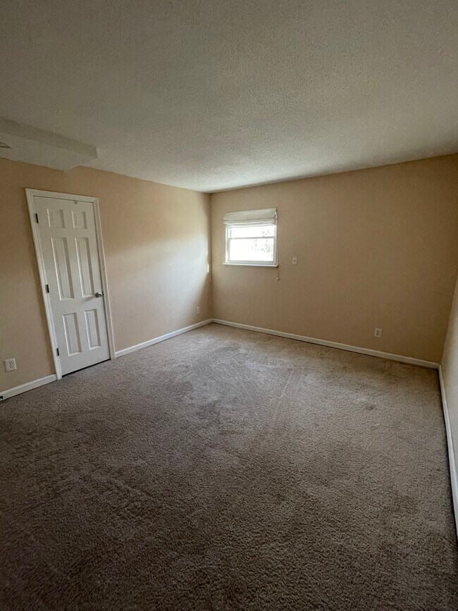 Building Photo - 3602 Gillham Rd