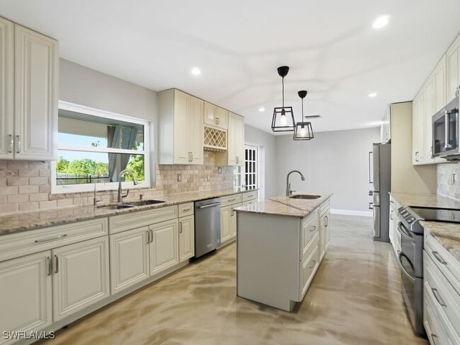 Building Photo - 4920 Shady River Ln