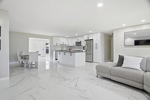 Building Photo - 6948 NW 8th Ct