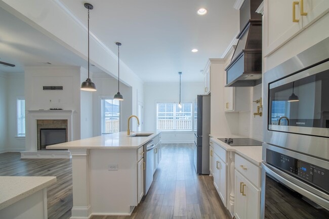 Building Photo - 83 Ivy Lp