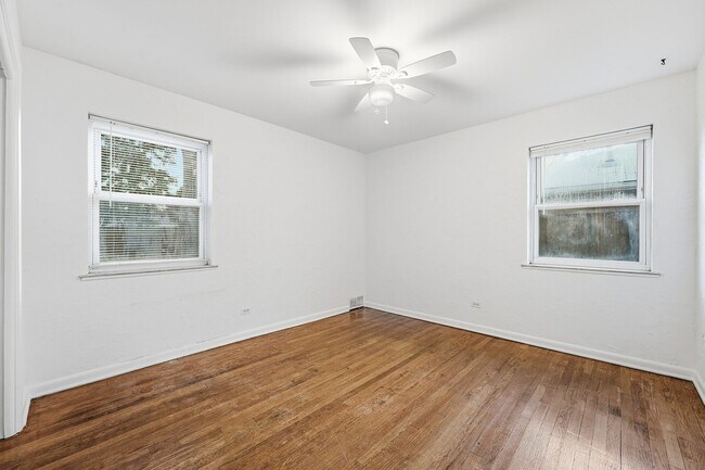Building Photo - 5320 E Thrill Pl