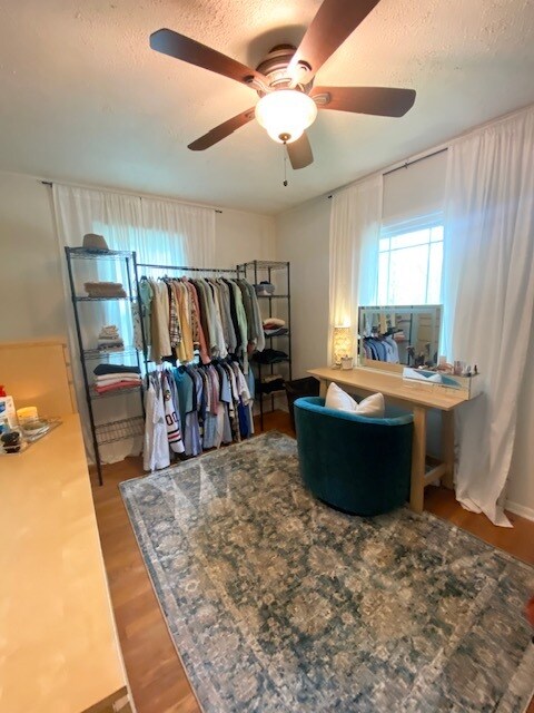 Building Photo - 122 N Kenosha Dr