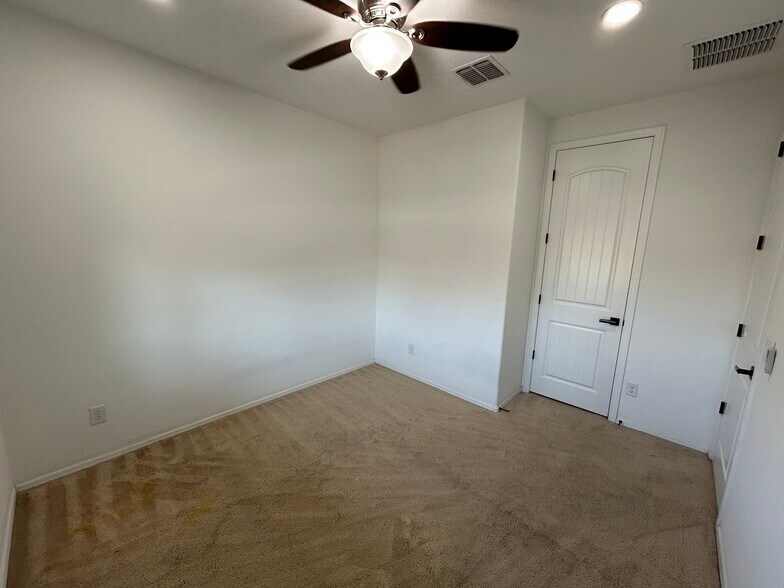 Building Photo - 2323 E Harwell Rd