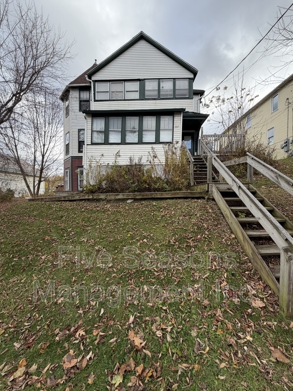 Building Photo - 465-467 Colchester Avenue - 2