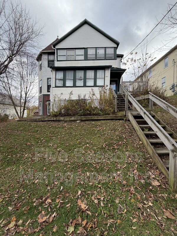 Building Photo - 465-467 Colchester Avenue - 5