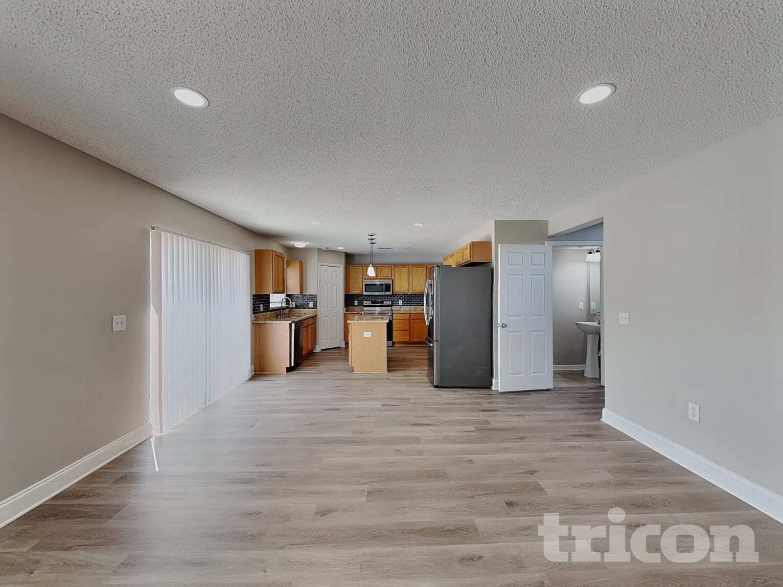 Building Photo - 13561 Linden Dr