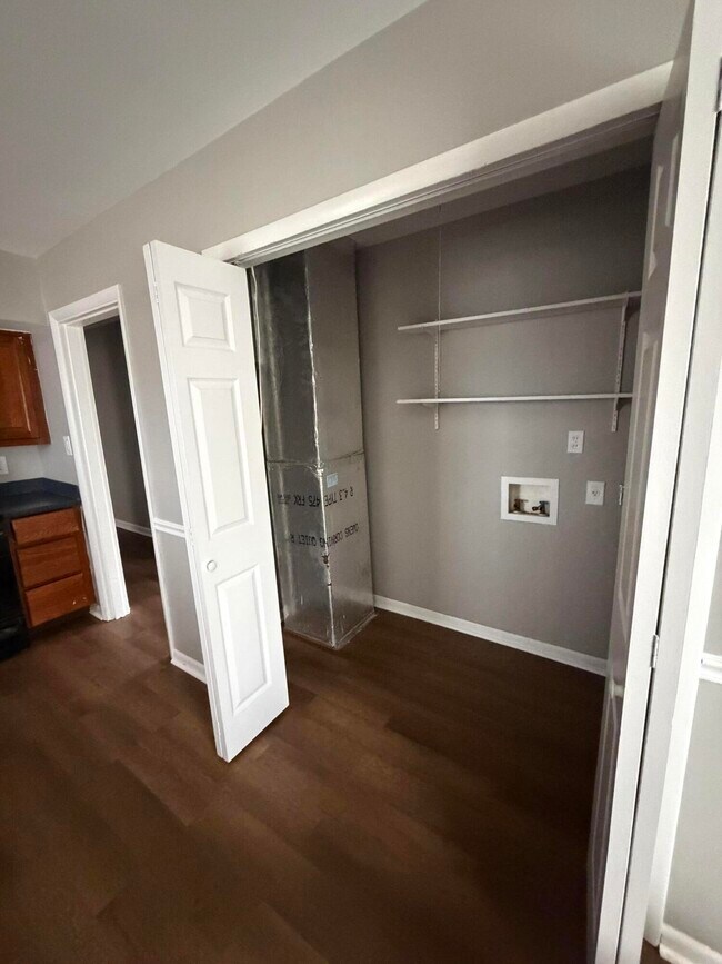 Building Photo - 611 Chestnut St