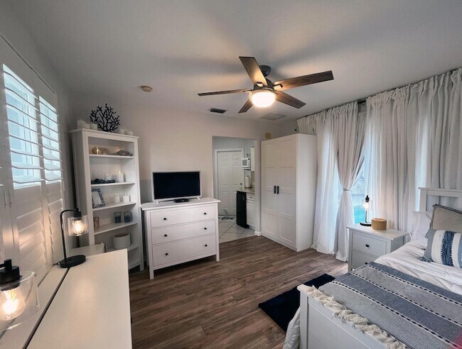 Building Photo - 2563 Egret Lake Dr