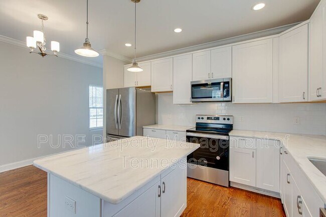 Building Photo - 1902 Bransford Ave