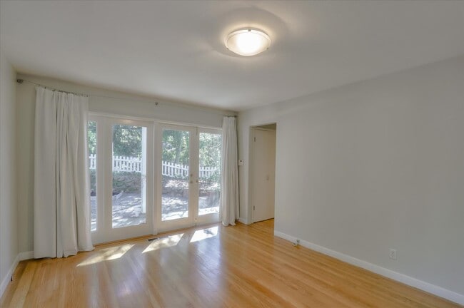 Building Photo - 1766 Woodhaven Way