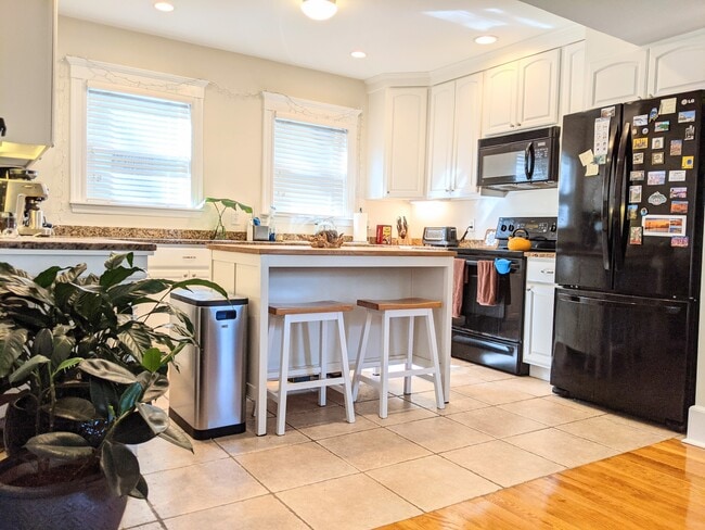 Kitchen (island included) - 30 Buena Vista Park