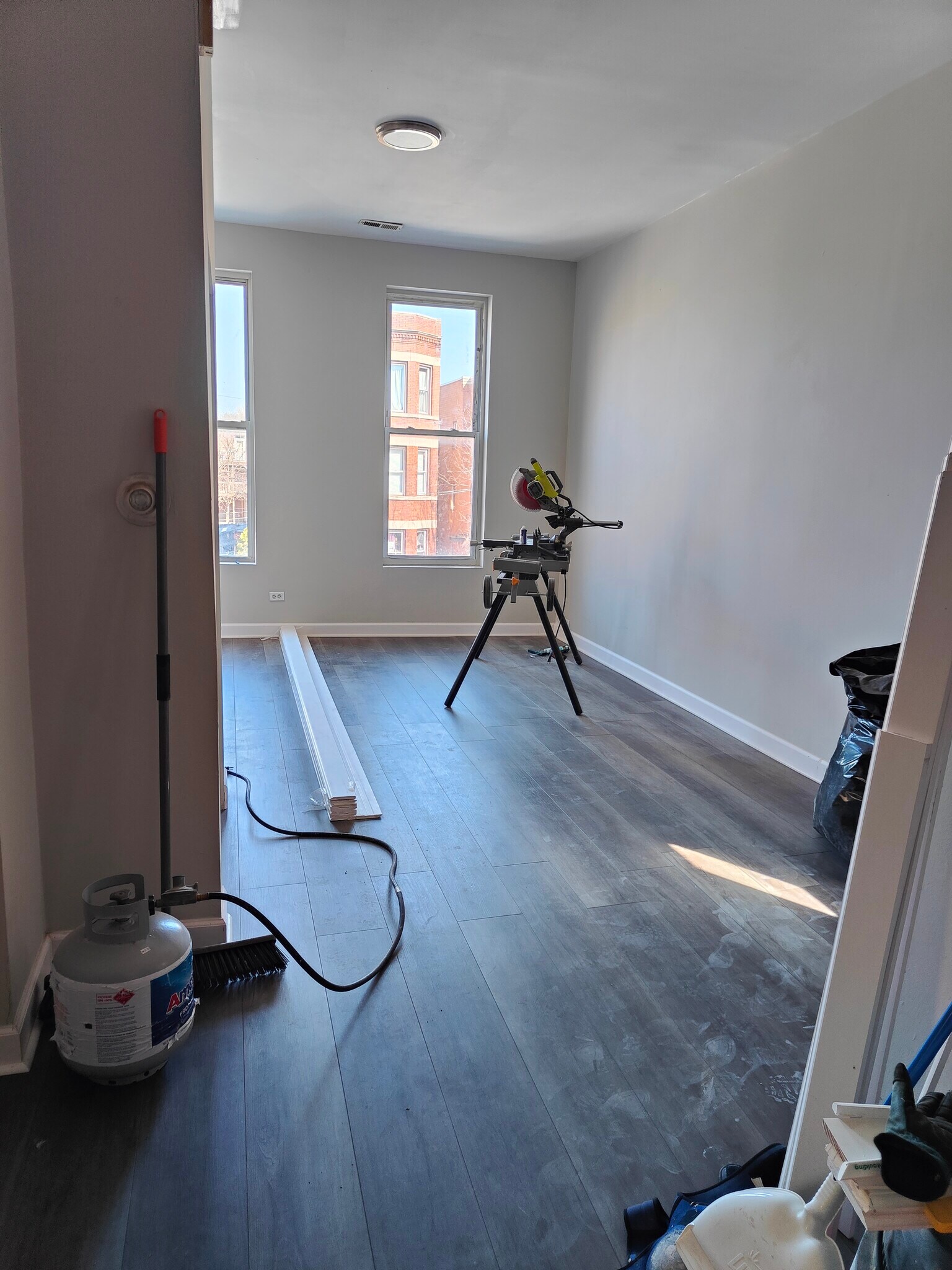 living room - 1262 S Fairfield Ave