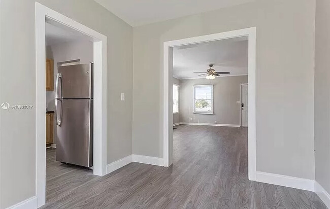 Dining room - unfurnished - 744 High St