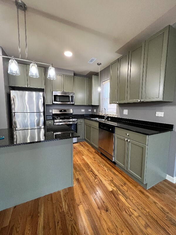 Building Photo - 6617 S Ingleside Ave
