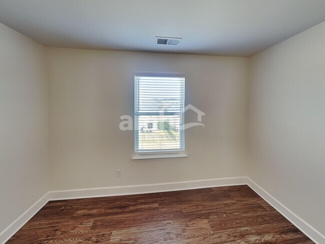 Building Photo - 2573 Highwood Blvd