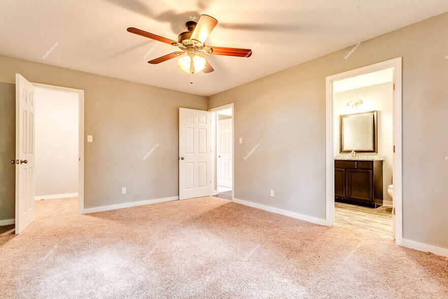 Building Photo - 8500 Olde Colony Trl