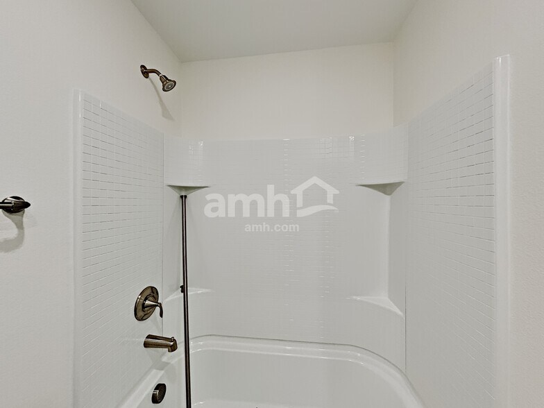 Building Photo - 6113 Wild Lilac Ct