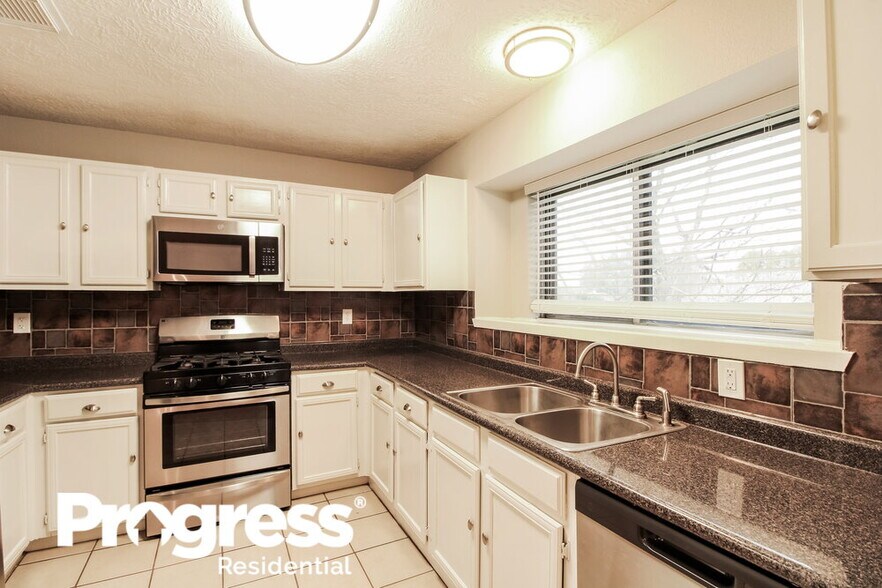 Building Photo - 1417 Wilson Dr