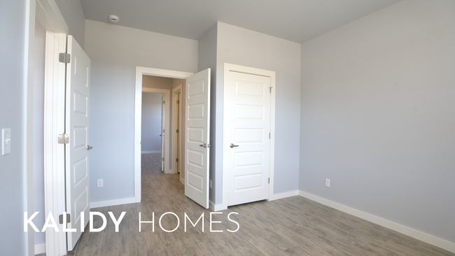 Building Photo - 303 Kirks Holw