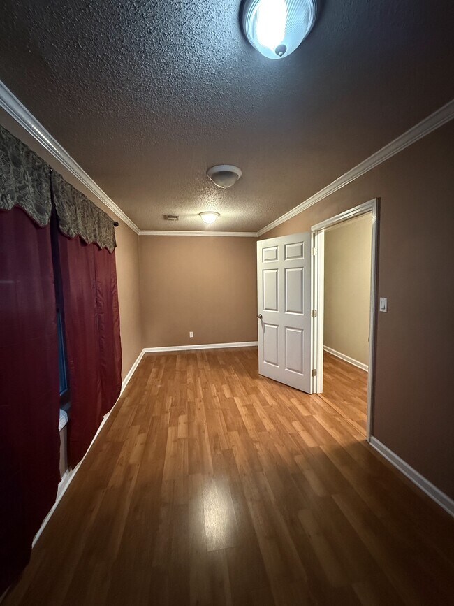 Building Photo - 2366 N Walston Bridge Rd