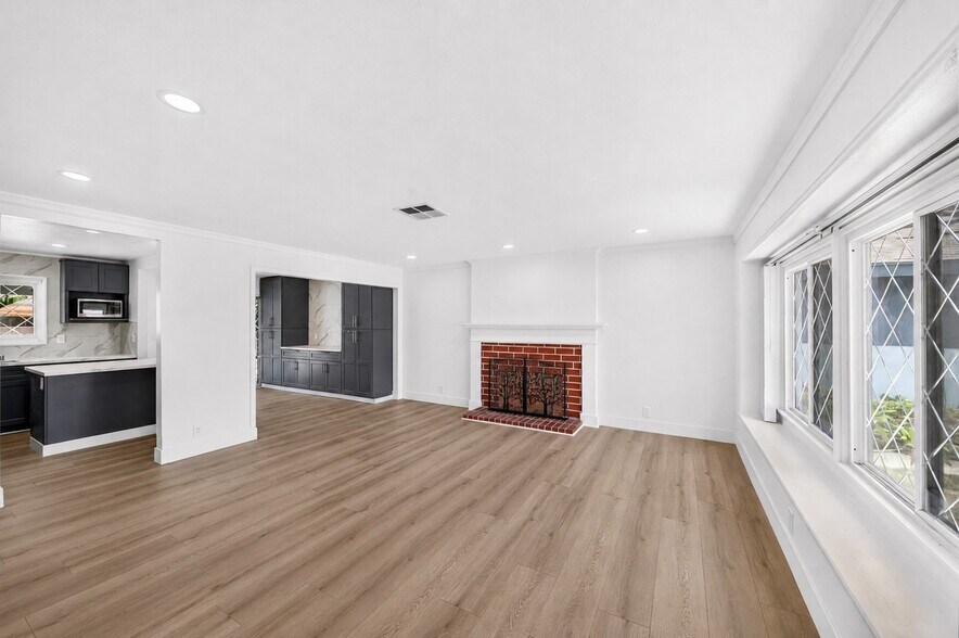 Building Photo - 8321 Santa Margarita Ln