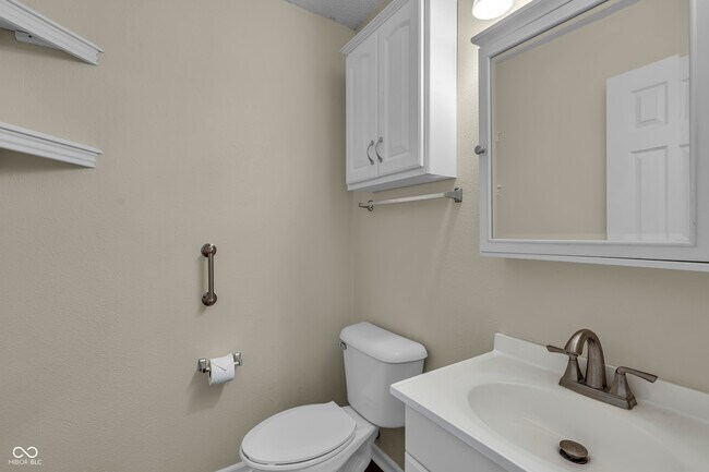 Building Photo - 10187 Hatherley Way
