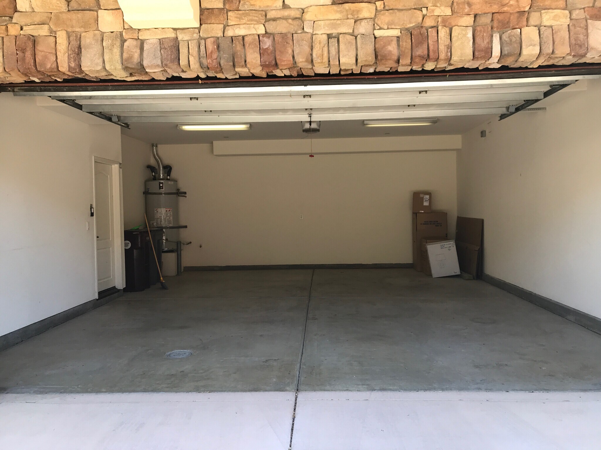 2 Car Garage - 4153 Via Mattina