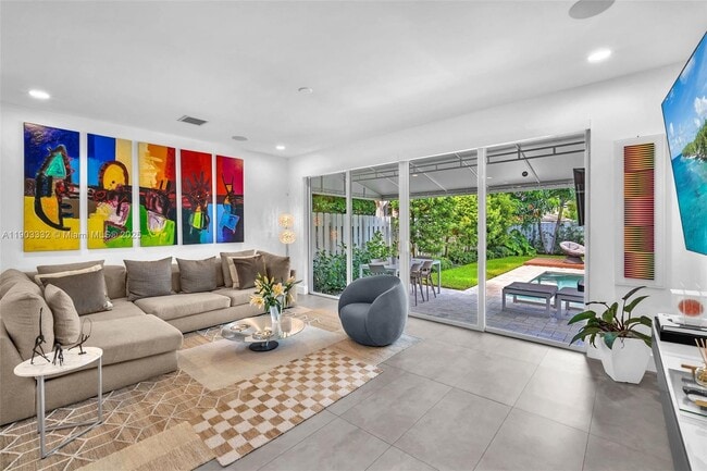 Building Photo - 3167 SW 25th St