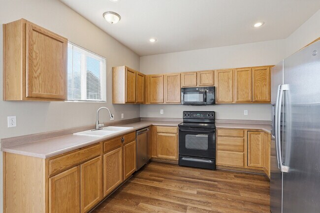 Building Photo - $2,245.95, 3 Beds - 3.5 Bath, Single Family Home in Colorado Springs with 2 Car Attached Garage!