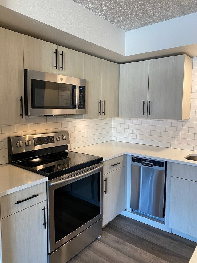 Building Photo - AVAILABLE NOW! Recently remodeled condo on Cherry Creek Trail + Move in Special!