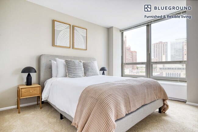 Building Photo - 3450 N Lake Shore Dr.