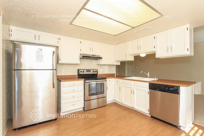 Building Photo - 1408 W Piute Ave