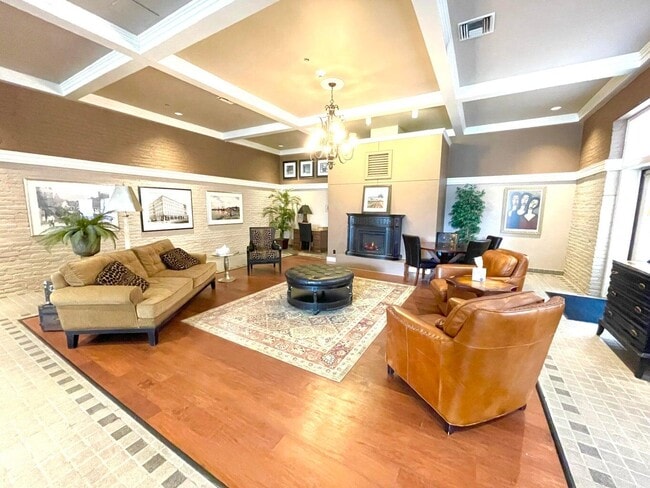 Building Photo - 234 N Broadway