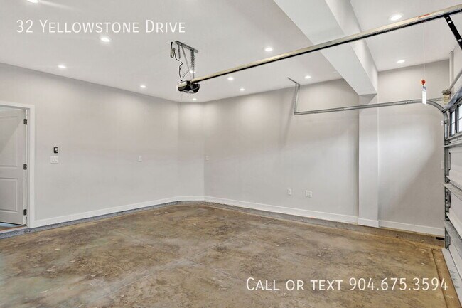 Building Photo - 32 Yellowstone Dr