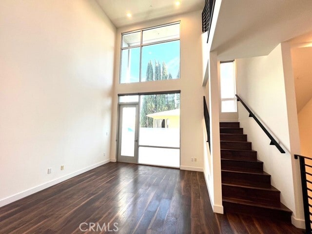 Building Photo - 6016 W Beachwood Ln